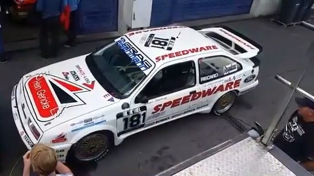 Ford Sierra RS500 vs E30 M3 смотреть онлайн