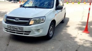Парковка автомобиля передним ходом - правильные ориентиры при заезде на парковку.