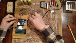 Измеритель внутреннего сопротивления аккумуляторов и батареек.