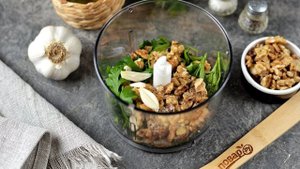 Запеченный сладкий перец с грецкими орехами