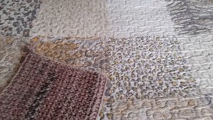 Прихватки спицами из остатков пряжи.