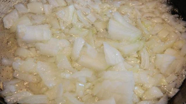 Борщ со свежей капустой и укропом