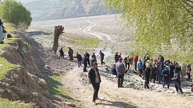 Имрӯз пайшанбе бозор дар Сайрон Гушт бо навбат шид пеш аз Ид.20 04 2023г