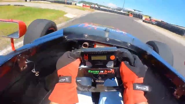Технология камеры шлема Гонщик от первого лица с участием гонщиков в Италии. Как ездить по трассе М смотреть онлайн