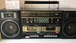 Sanyo C35. Подарок от близкого друга Евгения.