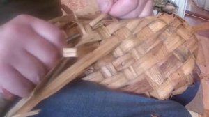 красивый носок заплетаем из лыка