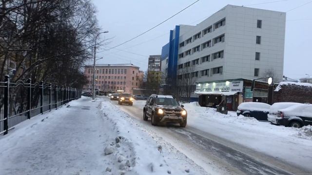 От Молодежки до ЗАГСа в 4к / этюды с Мурманских улиц смотреть онлайн