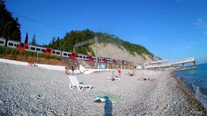 Вид с пляжа Шепси на проезжающую "Ласточку" ЭС1