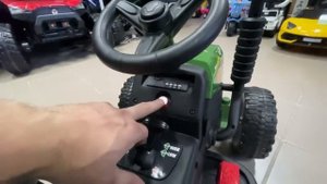 Детский электромобиль RiverToys H888HH Трактор с пультом и прицепом