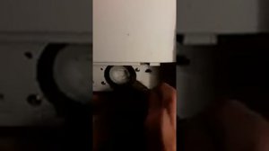 Стиральная машина INDESIT. Как открутить сливную крышку. Сливная крышка у стиральной машины indesit