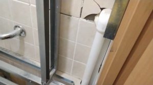 ЗАКРЫВАЕМ Трубы В ТУАЛЕТЕ Пластиковыми ПАНЕЛЯМИ