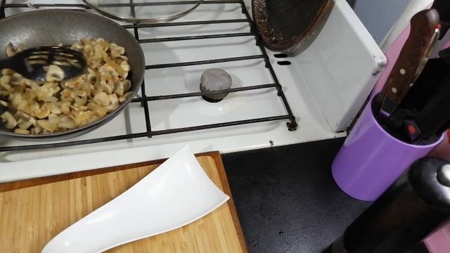 Запеченные грибы (шампиньоны) в духовке