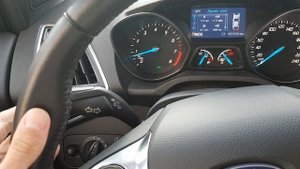 Ford Kuga щелчки поворотника при повороте руля устранил