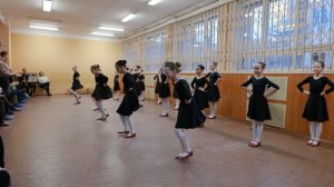 Открытый урок по народному танцу Младший состав группа "Девочки 2"