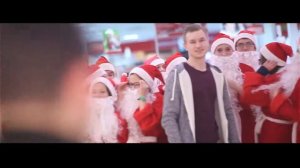 ФЛЕШМОБ Деды Морозы в ТРК Семья