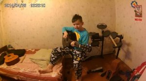 прикольная мелодия на гитаре. без монтажа !