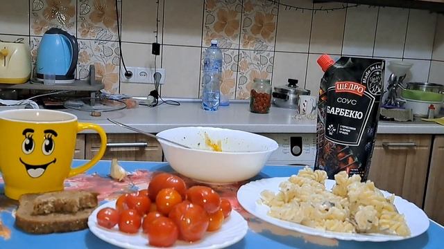 МУКБАНГ | ЖАРЕНЫЕ ГРИБЫ З СМЕТАНОЙ И МАКАРОНАМИ | Mukbang in Ukraine смотреть онлайн