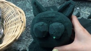 Урок флористики. ИГРУШКА ИЗ  ЖИВЫХ ЦВЕТОВ. Вырезаю основу