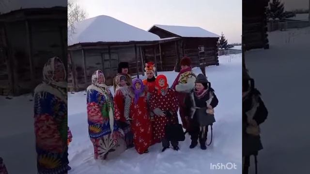 "Колядуем,колядуем,песни с танцем чередуем...."