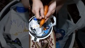 Как почистить морковку
