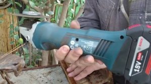 Болгарка на аккумуляторе против рельсы. Часть первая.