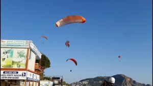 Падение на параплане при заходе на посадку в Турции, подробности в описании.