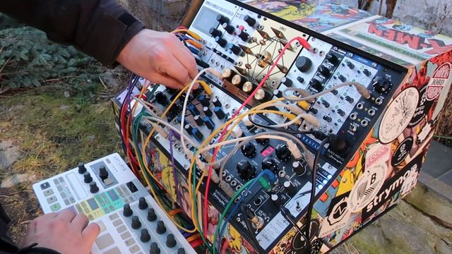 Eurorack - First Techno Jam смотреть онлайн