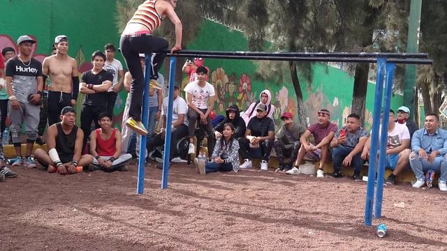 Daphne Montesinos en torneo de Calistenia freestyle смотреть онлайн