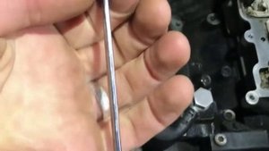 Течь масла в розвале двигателя AUDI 3.0 TDI