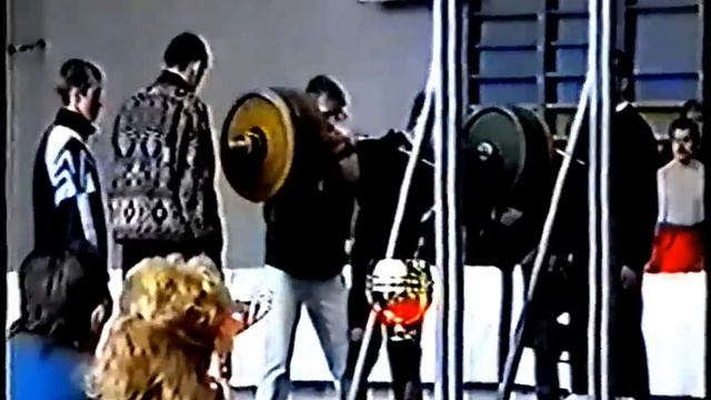 Длусский Александр в/к 75 кг Присед 245 кг ЧРБ по пауэрлифтингу 20 04 1999 г смотреть онлайн