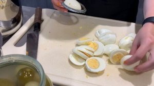 Салат ОЛИВЬЕ с КОЛБАСОЙ очень вкусный Рецепт. Olivier Salad. Салаты на НОВЫЙ ГОД 2023