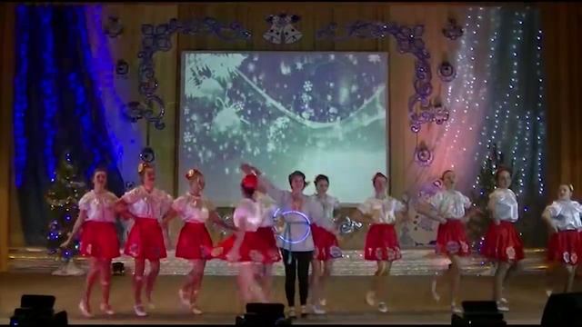 Стилизованный танец "В роще пел соловушка" . Хореографическая группа"Версия". Казгулакский "ЦКиД" смотреть онлайн