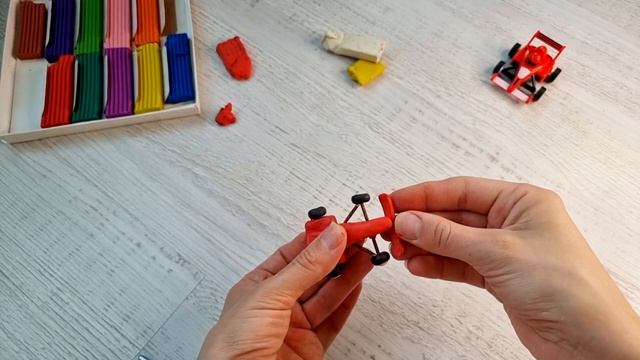 Гоночный болид из пластилина Формулы 1/ лепим гоночный машинку смотреть онлайн