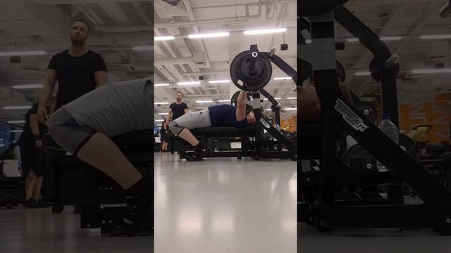 Жим лежа, ноги вдоль лавки смотреть онлайн