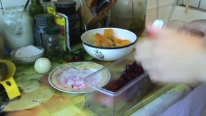 Винегрет с помощью овощерезки