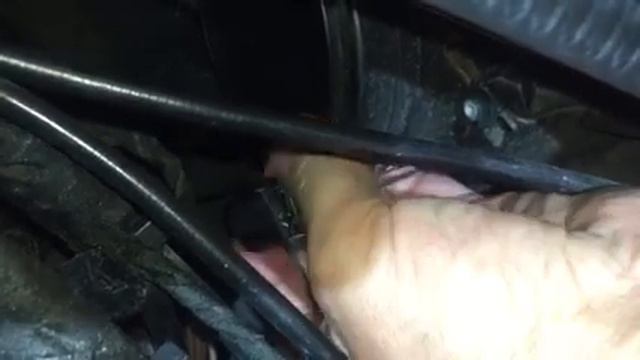 2005-2009 Mercedes E350 (W211) Headlight bulb replacement смотреть онлайн