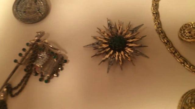 Винтажная бижутерия конца 40-х гг. Геральдика. смотреть онлайн