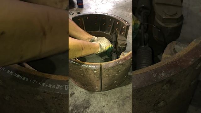 Замена задних колодок FAW