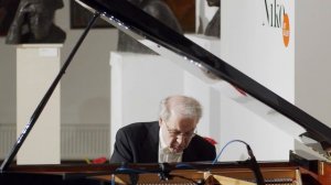 Дебюсси. Прелюдия «Менестрели». Григорий Грузман в Галерее Нико