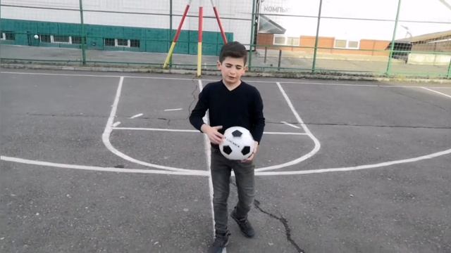 Купил самый дешёвый мяч в спортмастере, и его испытаваю смотреть онлайн