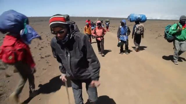 ЭКСКЛЮЗИВНОЕ ВИДЕО: САША ШУЛЬЧЕВ - ВОСХОЖДЕНИЕ НА КИЛИМАНДЖАРО. #shagvverhvmeste