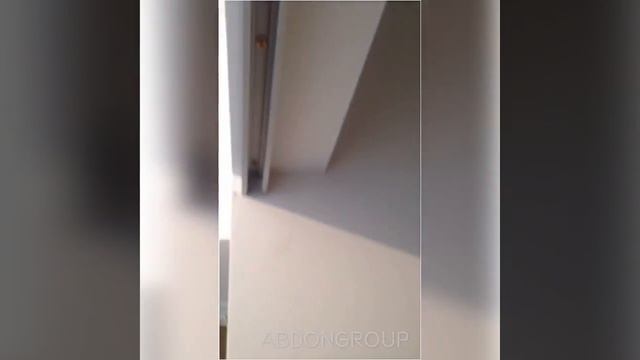 Раздвижная межкомнатная перегородка Raumplus. Двери в гардеробную, складываются в сторону гармошкой