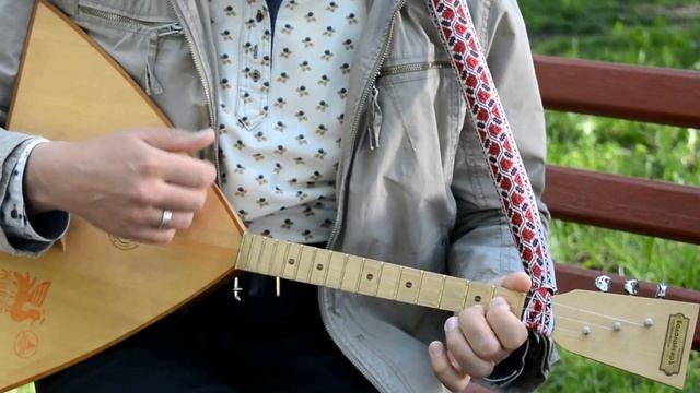 Разборы для балалайки. Песня "В деревню въезжали" (Метёлки) смотреть онлайн