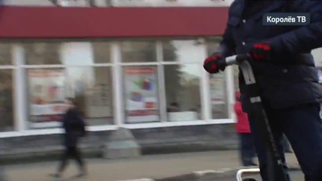 Глава Королёва протестировал новый асфальт с помощью сигвея StarWheel смотреть онлайн