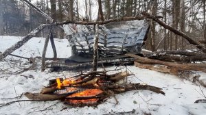 Одиночная ночевка зимой в лесу без палатки и спальника