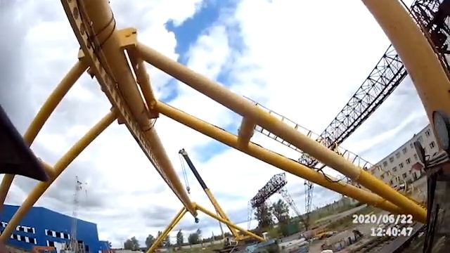 Автокран 50 тонн. Монтаж козлового крана двумя полтинниками.