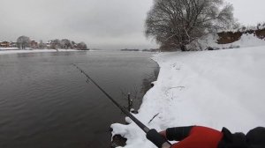 Зимний спиннинг с берега . Москва река .Чулково
