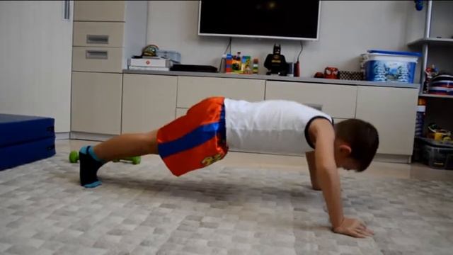 Тренировки дома - Данила Поляков смотреть онлайн