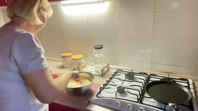 VLOG ?? ПОДКЛЮЧАЕМ МОНЕТИЗАЦИЮ / БОЛТАЮ /ПЕКУ БЛИНЫ /