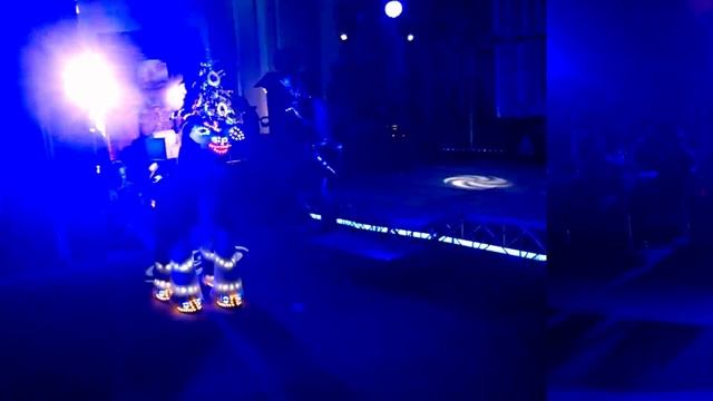 "ГЛАМУРНАЯ КОЗА - 2015" - световая ростовая кукла смотреть онлайн